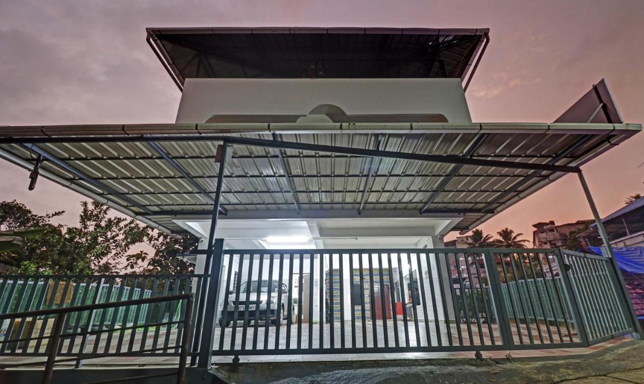Nirupama,Hotel Aluva 700 Mtr From Aluva Railway Station Alwaye المظهر الخارجي الصورة