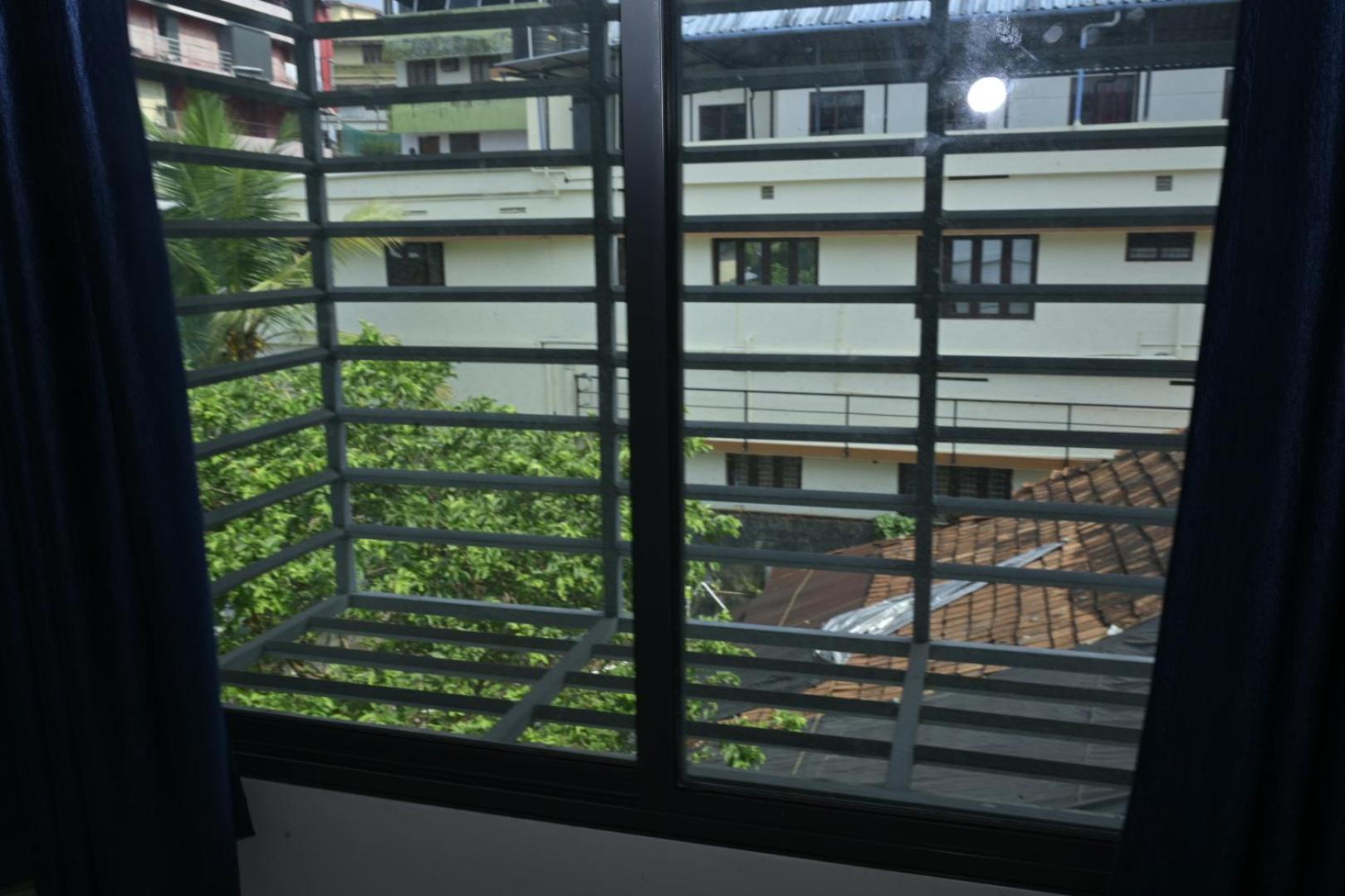 Nirupama,Hotel Aluva 700 Mtr From Aluva Railway Station Alwaye المظهر الخارجي الصورة